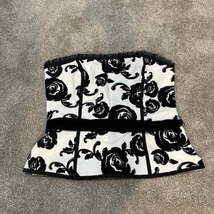 Strapless top